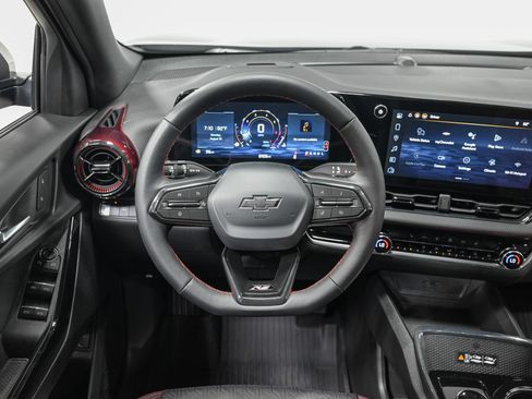 Used 2026 Chevrolet Equinox RS w/ LPO, Floor Liner Package FWD image 9