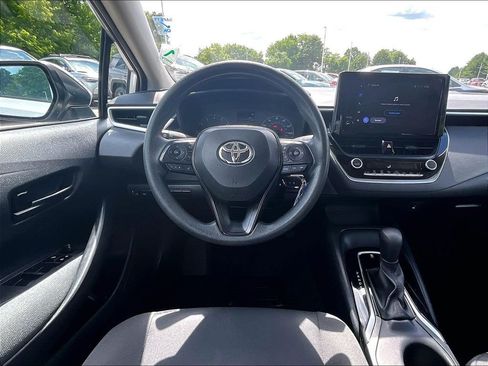 Used 2024 Toyota Corolla LE FWD image 17