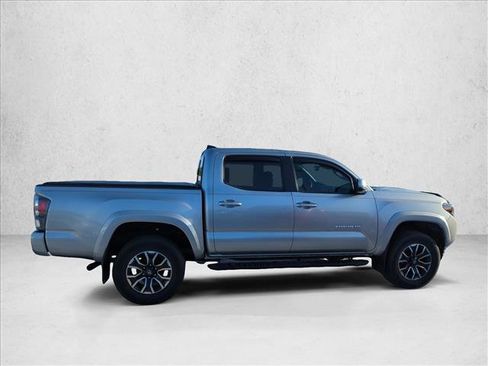 Used 2022 Toyota Tacoma TRD Sport w/ TRD Premium Sport Package image 4