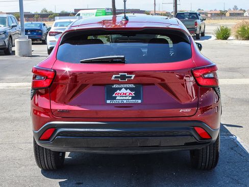 Used 2024 Chevrolet Trax RS w/ Driver Confidence Package FWD image 7