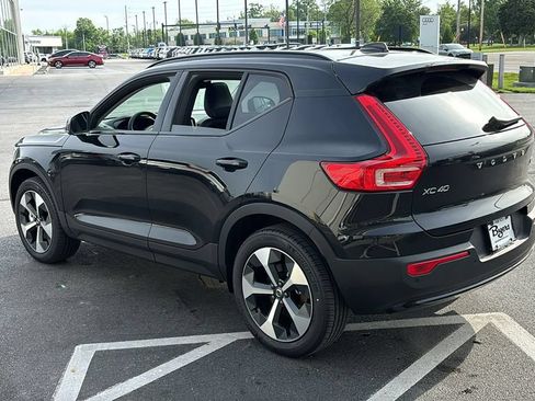 New 2026 Volvo XC40 B5 Core w/ Climate Package AWD/4WD image 4