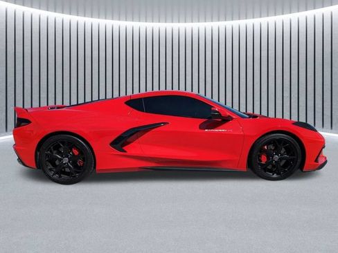 Used 2022 Chevrolet Corvette Stingray Preferred Cpe w/ Z51 Performance Package RWD image 3
