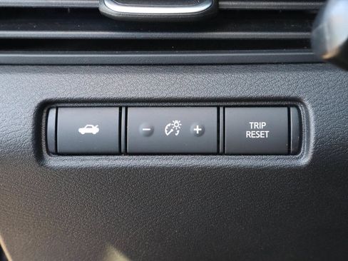 Used 2025 Nissan Altima 2.5 SV FWD image 15