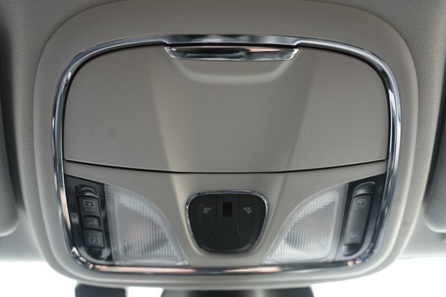 Used 2022 Jeep Cherokee Limited AWD/4WD image 28