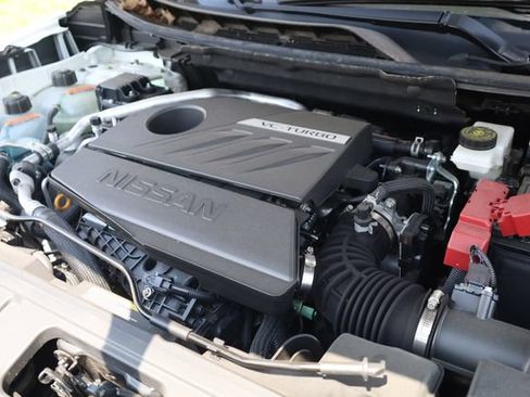 Certified 2025 Nissan Rogue SL w/ Tech Package AWD/4WD image 9