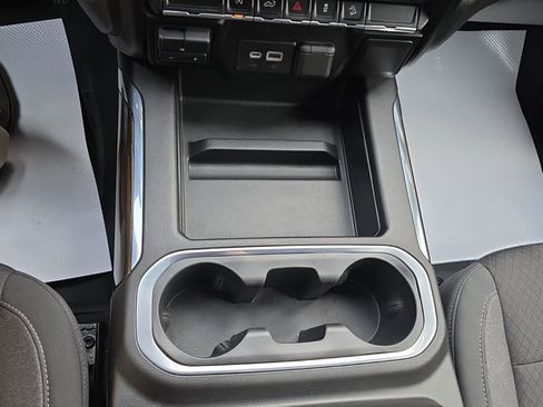 Used 2021 Chevrolet Silverado 1500 RST image 23