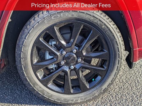 Used 2020 Jeep Grand Cherokee Altitude RWD image 11