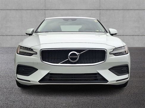 Used 2020 Volvo S60 T6 Momentum image 2