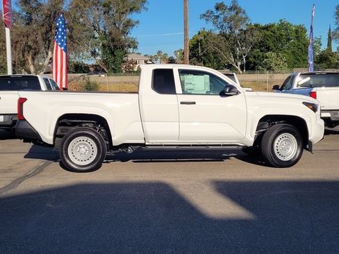 Used 2026 Toyota Tacoma 2WD Xtracab image 5