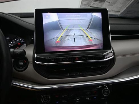 Used 2022 Jeep Compass Limited image 35