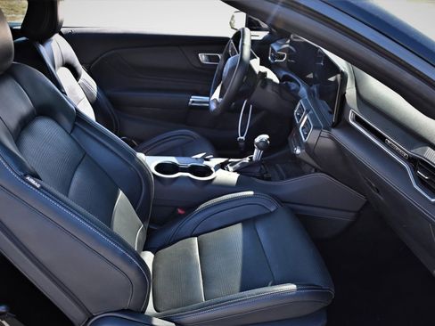 Used 2024 Ford Mustang Premium image 9