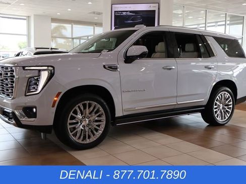 New 2026 GMC Yukon Denali w/ Denali Reserve Package AWD/4WD image 3