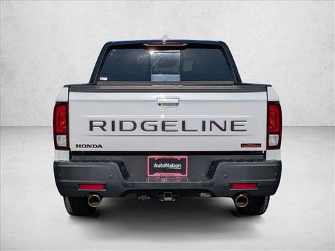 Used 2025 Honda Ridgeline TrailSport image 7