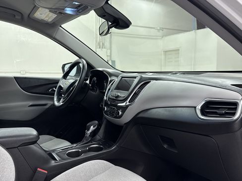 Used 2024 Chevrolet Equinox LT w/ Driver Convenience Package image 21
