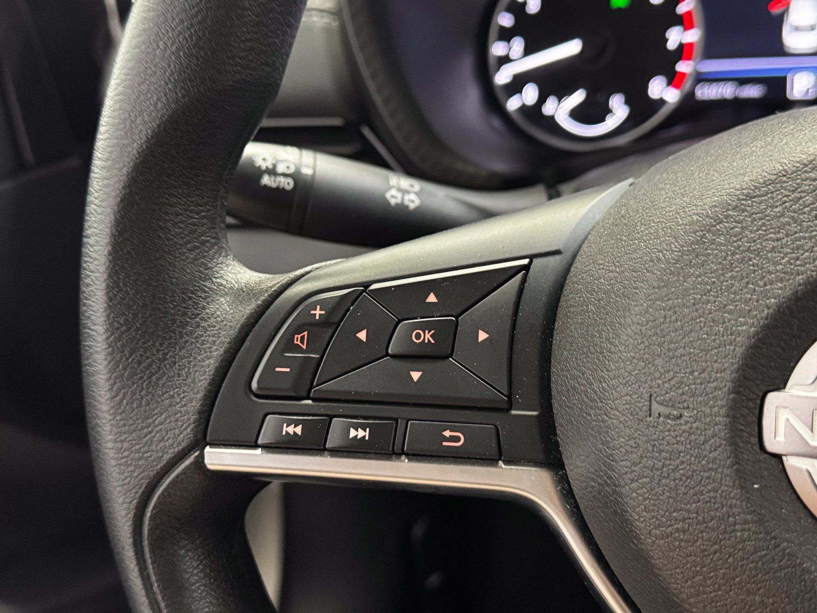 Certified 2024 Nissan Sentra SV FWD image 25