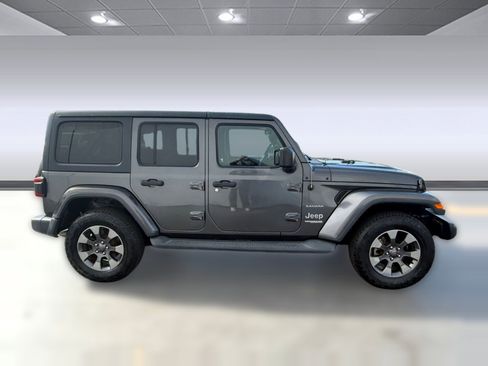 Used 2018 Jeep Wrangler Unlimited Sahara image 8