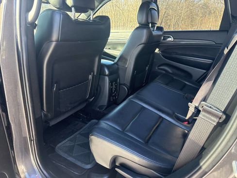 Used 2019 Jeep Grand Cherokee Limited image 18
