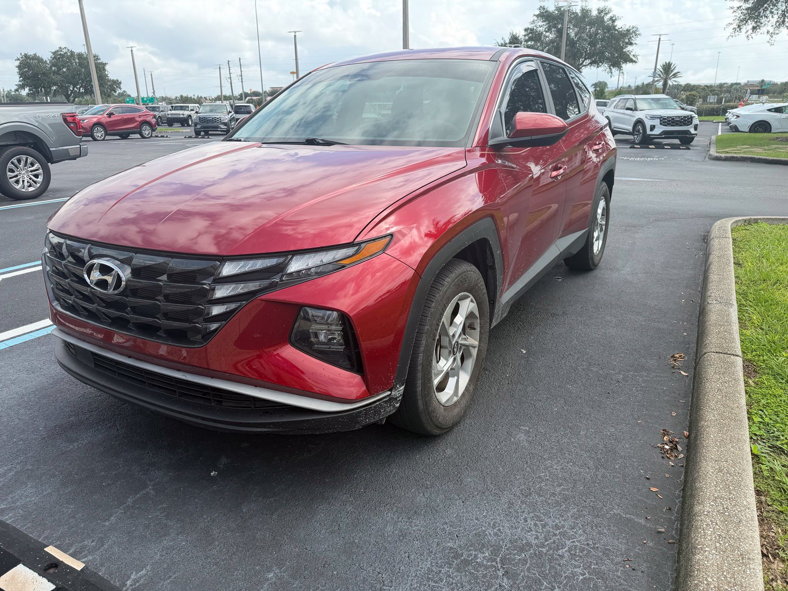 Used 2024 Hyundai Tucson SE FWD image 2