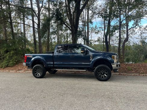 Used 2019 Ford F250 Lariat w/ Lariat Value Package image 5