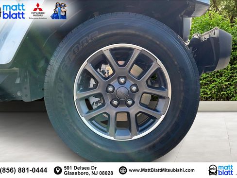 Used 2024 Jeep Wrangler Unlimited Sahara image 10