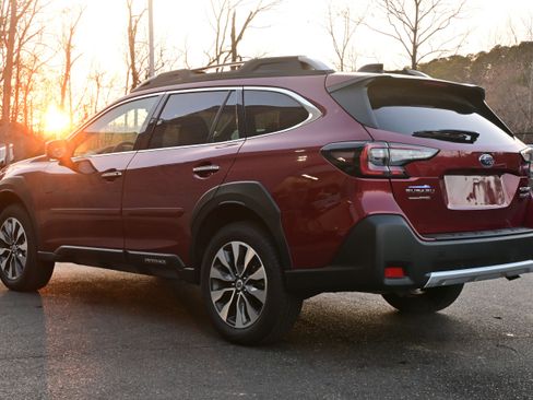 Used 2025 Subaru Outback Touring XT image 7