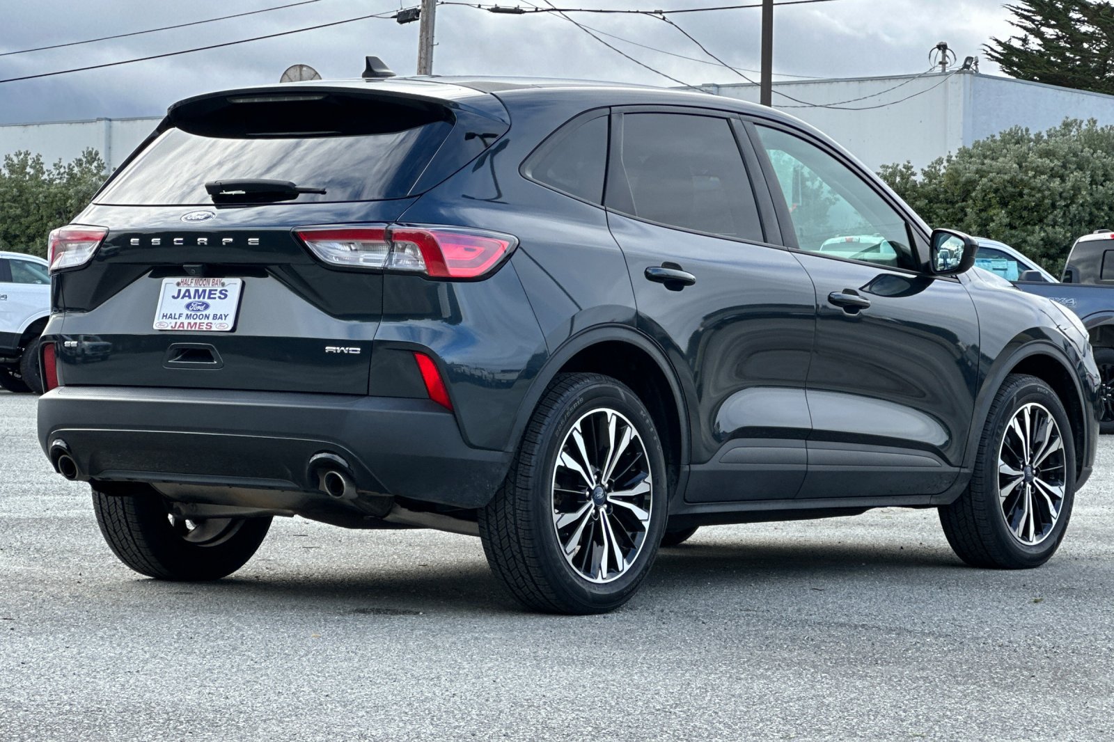 Used 2022 Ford Escape SE w/ SE Sport Appearance Package AWD/4WD image 5