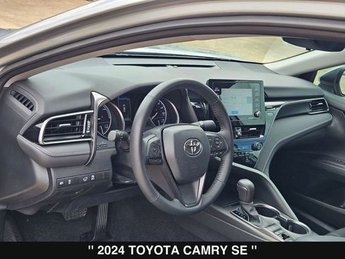 Used 2024 Toyota Camry SE FWD image 13