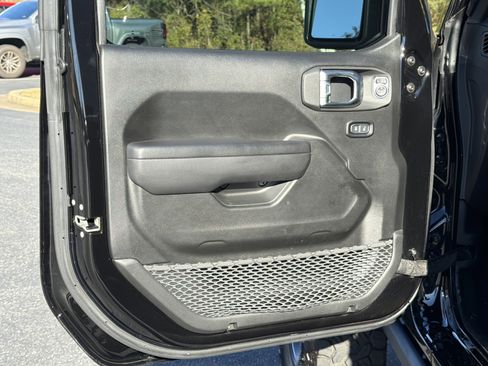 Used 2023 Jeep Gladiator Mojave image 10