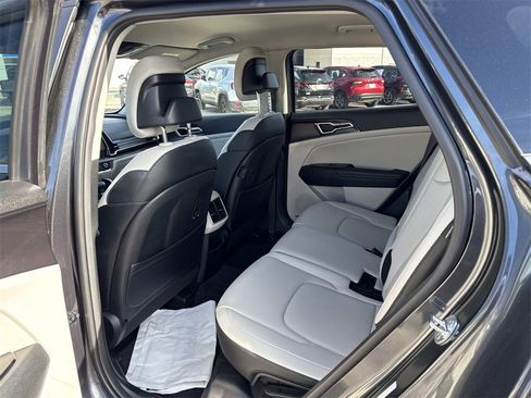 Used 2024 Kia Sportage EX image 27