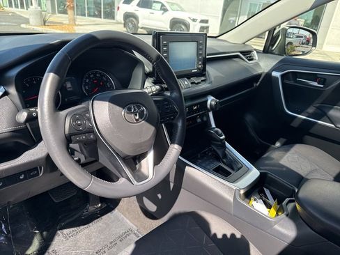 Used 2020 Toyota RAV4 XLE w/ Convenience Package AWD/4WD image 12