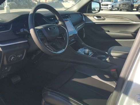 New 2025 Jeep Grand Cherokee Limited image 21