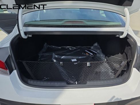 Certified 2025 Hyundai Elantra SE FWD image 12