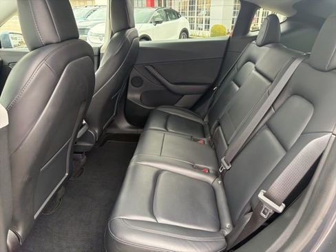 Used 2022 Tesla Model Y Performance image 11