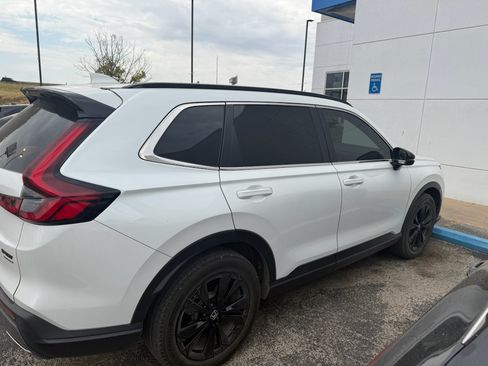 Used 2024 Honda CR-V Sport Touring image 3