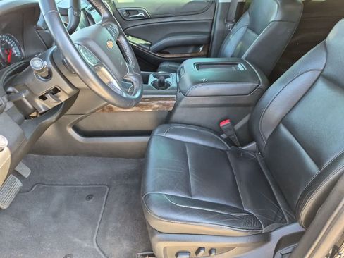Used 2019 Chevrolet Suburban LT AWD/4WD image 15