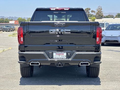 New 2026 GMC Sierra 1500 Denali Ultimate w/ LPO, Black Badging Package AWD/4WD image 4