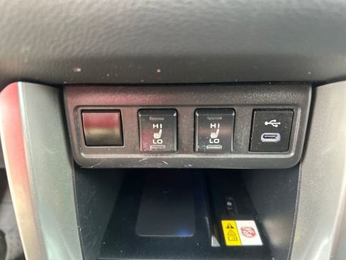 Used 2023 Toyota Corolla Cross XLE w/ Convenience Package FWD image 17