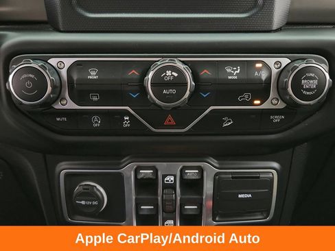 Used 2018 Jeep Wrangler Unlimited Sport S AWD/4WD image 16