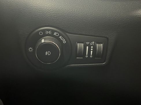 New 2026 Jeep Compass Limited w/ Sun, Sound & Navigation Group AWD/4WD image 23