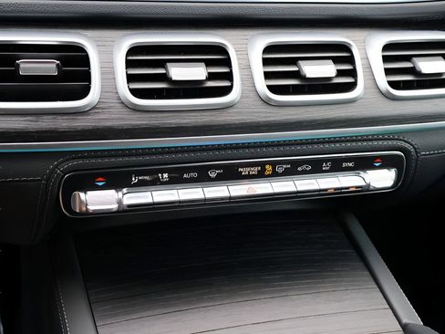 Certified 2023 Mercedes-Benz GLS 450 4MATIC image 27
