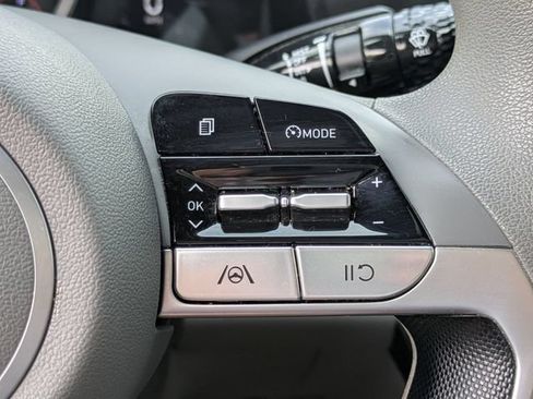 Used 2021 Hyundai Elantra SEL FWD image 25