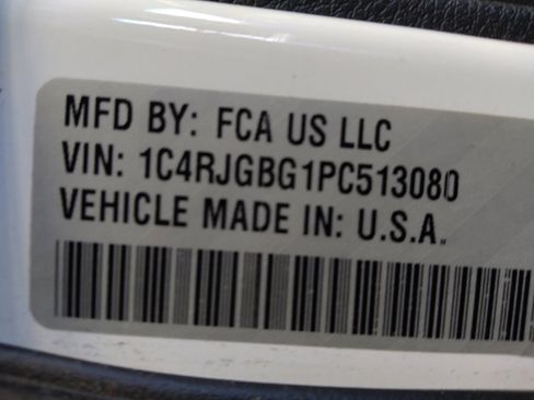 Used 2023 Jeep Grand Cherokee Limited image 33