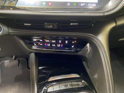 Used 2023 Buick Envision Essence image 42