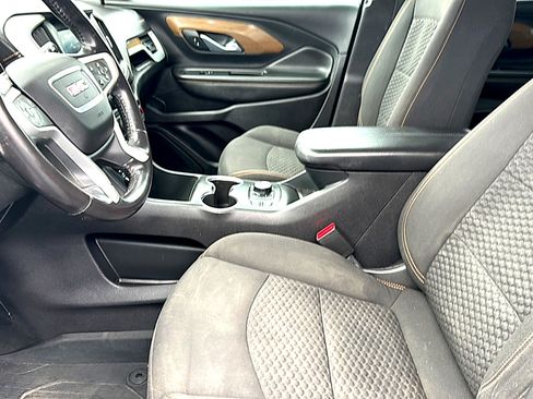 Used 2021 GMC Terrain SLE w/ Driver Convenience Package image 13