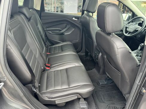 Used 2017 Ford Escape Titanium image 33