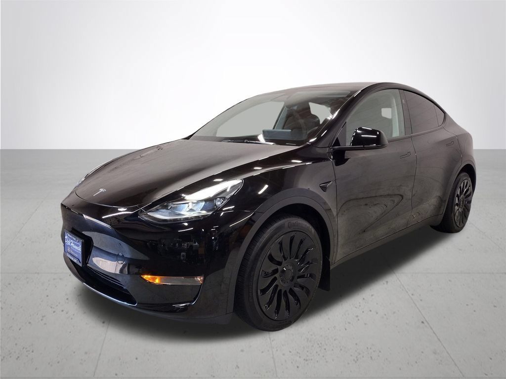 Used 2024 Tesla Model Y Long Range AWD/4WD image 2
