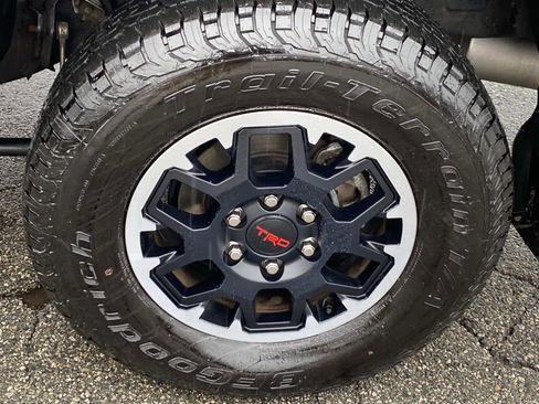 Used 2024 Toyota Tacoma TRD Off-Road w/ TRD Off Road Upgrade Package image 28