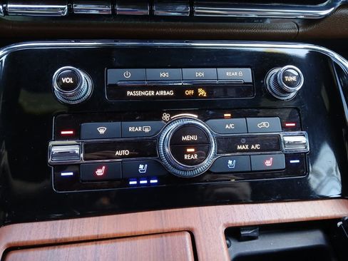Used 2024 Lincoln Navigator Reserve AWD/4WD image 37