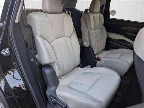 Certified 2025 Subaru Ascent Premium image 20