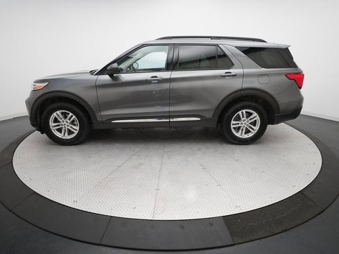 Used 2023 Ford Explorer XLT w/ Equipment Group 202A image 25